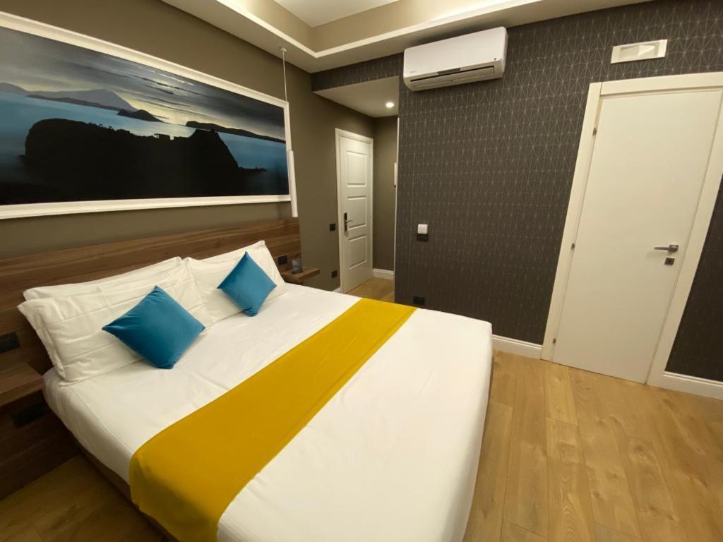 7Th Floor Suite نابولي المظهر الخارجي الصورة